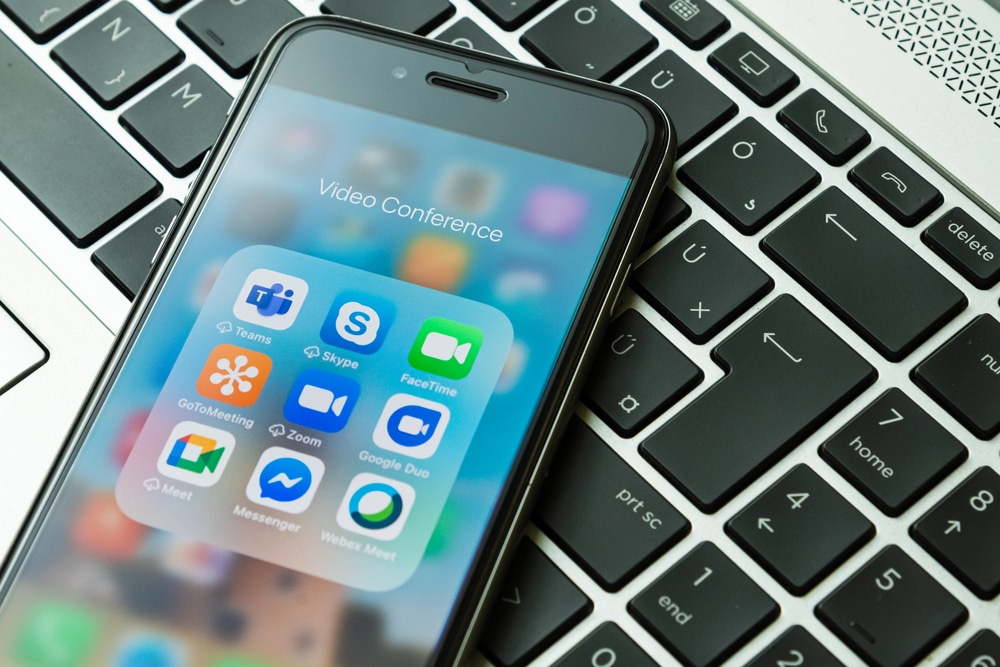 Gefälschte Meeting-Einladungen: Cyberkriminelle missbrauchen Zoom, Teams und Google Meet